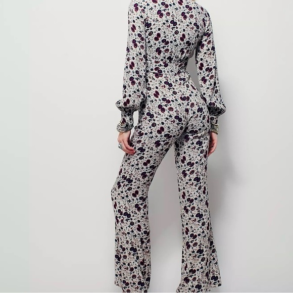 Free People Some Like It Hot Floral Boho Long Sleeve Flare Leg Jumpsuit Size 4 - Picture 2 of 13
